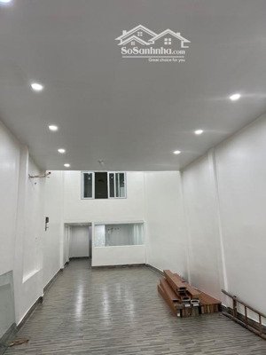 mặt tiền kênh tân hoá- tân phú: 4,1 x 23, 2tầng,giá chỉ 10tỷ5 tl