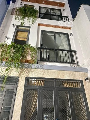 chủ thiện chí bán nhà nguyễn thượng hiền, p5, phú nhuận, giá 3tỷ880 dt 82,8m2, hđ thuê 22tr/th