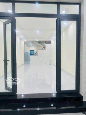 nhà mới rộng 4,3*25m 1 lầu 2pn 2wc hxh thông lê hoàng phái p17