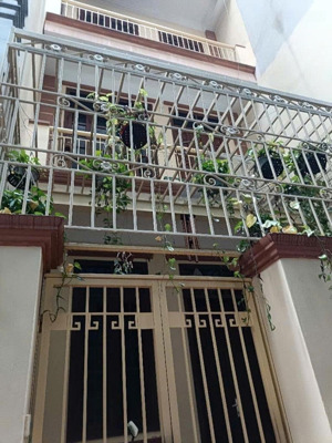 chính chủ cần bán nhà nguyễn văn cừ, long biẻn 62m, 4 tầng, mặt tiền 4.2m, giá 11.5 tỷ.