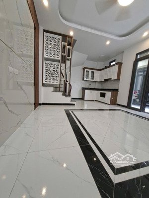 bán nhà thạch bàn - long biên - lô góc- ô tô đỗ cửa - ngõ thông nhỉnh 5 tỷ