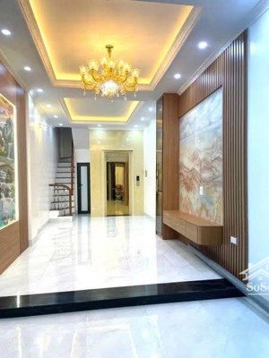 cho thuê nhà ngõ 54 vũ trọng phụng dt 45mx 6 tầng, thang máy, nhà mới, đủ đồ, 25tr/th