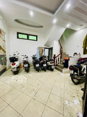 cầu giấy nhỉnh 8 tỷ - 5 tầng, gần ô tô, 4 ngủ cho thuê, pháp lý chuẩn