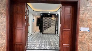 nhà mới đẹp - thang máy vù vù - ngay sát vincom megamall - gần chỗ để ô tô - gần trường học