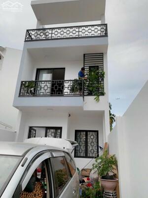 Nhà 3 lầu 184m Mặt Tiền đối diện Trường THCS Trường Thọ Thủ Đức