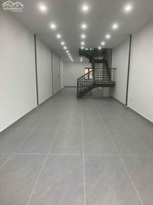  CHO THUÊ CĂN 3,5 TẦNG MẶT ĐƯỜNG HỒ SEN - NHÀ MỚI, CÓ THANG MÁY