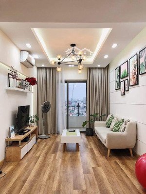 gia đình bán cc central plaza q. tb. dt 60m2 2p 2wc. giá bán 3,85 tỷ. lh 