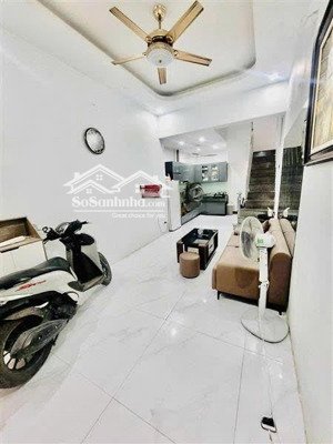 bán nhà lô góc trung tâm quận đống đa cách phố chỉ 20m vị trí đắc địa: