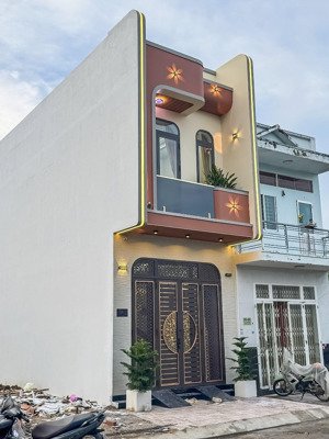 bán gấp nhà riêng tại mễ cốc, quận 8 giá 2 tỷ 750 triệu. dt 64m2 (4m x 16m), shr, hđt cao 15tr/1th.