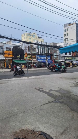 bán nhà mặt tiền cách mạng tháng 8, tân bình, đã mở đường, lề 12m