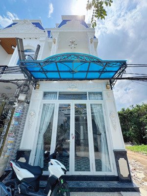 tin thật 100% - bán nhà cách mạng tháng tám,quận 3,67m2/3tỷ3 gặp chính chủ thương lượng