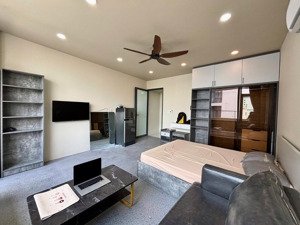 căn hộ 1pn ban công 40m2 - máy giặt riêng - thang máy - ngay công viên gia định - ngã 4 phú nhuận