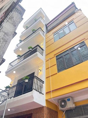 chính chủ gửi bán nhà cầu cốc tây mỗ - diện tích 42m2 - nhà 6 tầng - thang máy - ôtô 7 chỗ vào nhà