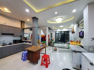 tt q.7 - nhà mới đẹp - 7 pn - dòng tiền 420tr/năm chỉ nhỉnh 8 tỷ