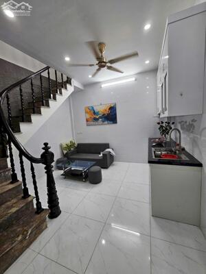 Bán nhà có SĐCC 4 tầng, phố Lương Yên, ngõ nông