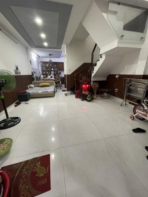 giảm 500tr_nhà đẹp hxh ngang 4,5m khu vip phú thọ hoà ngay ubnd quận chỉ 5đ hơn