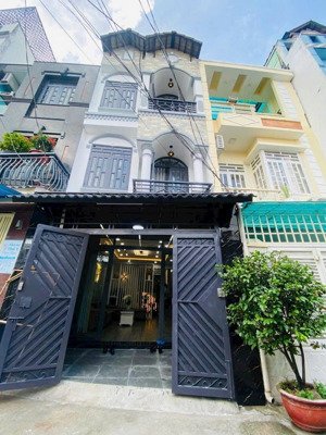 bán nhà 3 tầng -full nội thất - giáp quận 7-giá tốt 5.85 tỷ .