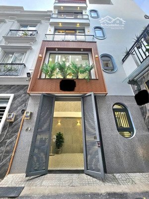 chủ kí gửi bán gấp nhà tại trung tâm quận phú nhuận. dt 52.9m2, shr, hđtcao