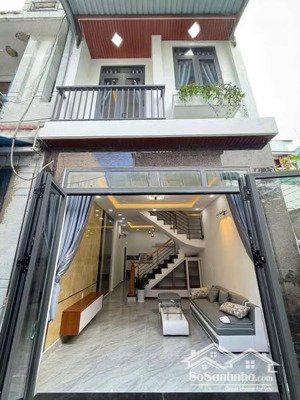 nhà 1 triệt 1 lầu hiện đại,ngay sát kdl bửu long