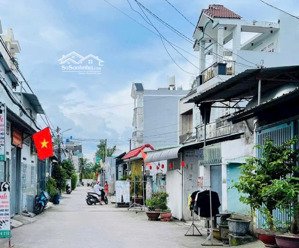 nhà 2 mặt đường xe hơi trương thị hoa, 4,6x14m ngay trường thcs nguyễn hiền