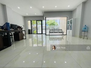 tầng trệt 7x20m (80m2) vạn phúc ngăn 2 phòng, view thoáng, thang máy máy lạnh, hầm xe. giá rẻ 16 tr