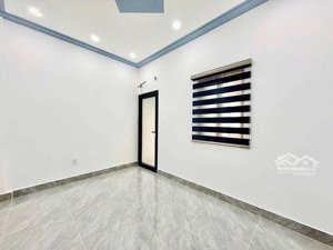 khu bờ kè sầm uất, đường hoàng việt, p. 4, q. tân bình, dt 63m2 , sổ hồng riêng 3tỷ 150tr