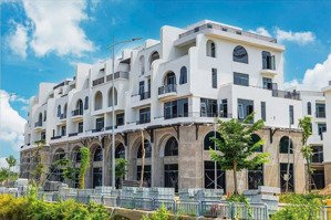 bán căn liền kề xẻ khe 120m2 dự án vaquarius hướng đông nam mặt tiền 8m. liên hệ: 