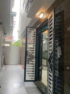 căn nhà 5 tầng không lỗi, không quy hoạch giá rẻ nhất khu vực kim chung gần phố nhổn, trịnh văn bô