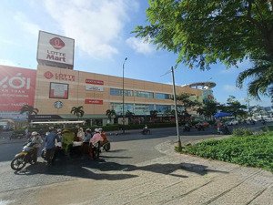 bán nhà nguyễn thị thập ô tô ngủ trong nhà . dt 5.3m x 30m . gpxd: hầm-trệt-3tầng- mái che.