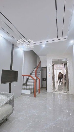 bán nhà bồ đề hoàng như tiếp 6 tầng thang máy gần viện tâm anh vị trí kinh doanh