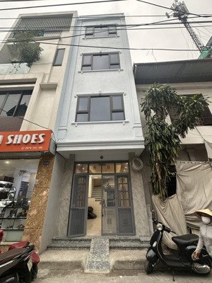 bán nhà riêng chính chủ 2 mặt đường ,60m2 (đường xe oto tránh nhau được)