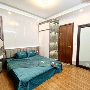 cho thuê nhà 5 tầng phúc lợi nhà mới kính koong phun nội thất mang va li về ở luôn