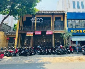 mặt bằng kinh doanh đắc địa - vị trí vàng ngay hồ con rùa !