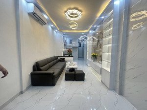 nhà mới 5 tầng gần hồ, thang máy, chủ thiện chí bán, xem là thích.