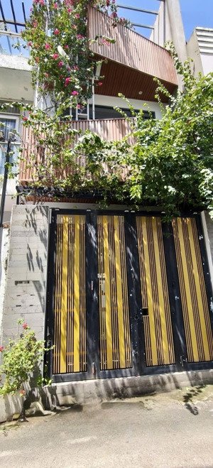 nhà 3 tầng 2 mặt tiền ô tô 7 chỗ vào thoải mái trung tâm trường thọ thủ đức giá 7.5 tỷ