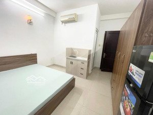 căn hộ dịch vụ có ban công - đầy đủ tiện nghi - ngay mũi tàu lũy bán bích - chỉ 4,2tr