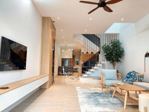 chào bán nhà 3 phòng ngủ hiện đại ở nam việt á - đang có sẵn dòng tiền cho thuê 30-35 triệu/ tháng