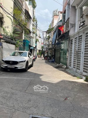 rất cần bán! nhà đẹp ở ngay huỳnh văn bánh hẻm xe hơi nở hậu tài lộc 54mx3tầng, ngang lớn gần 5m