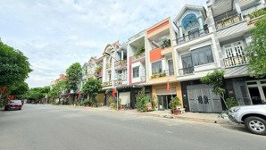 chủ cắt lỗ căn nhà 3 lầu hoàn công trục chính p. dĩ an giá 5ty5 giảm còn 5ty 2