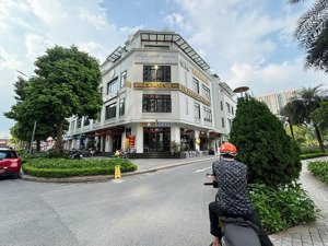 cho thuê nhà mặt phố hàm nghi - mỹ đình - nam từ liêm - 180m2 - lô góc 2 mặt tiền - 95 triệu/tháng