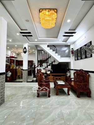 nhà mtkd, kdc vip, 127m2 khu 38 hecta, 4 tầng, shr, đường 20m, chỉ 15 tỷ