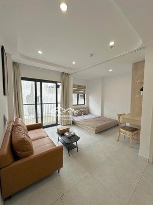 cho thuê studio - ban công - có thang máy, hẻm ô tô, an ninh ngay khu k300 - lotte tân bình