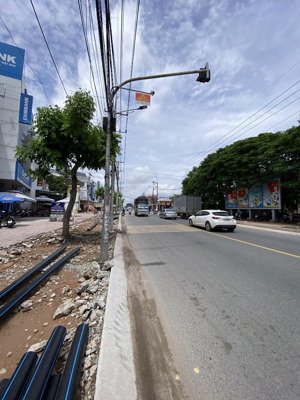 bán shophouse đường 22/12 kdc lộc phát hcm kinh doanh vạn nghề có thu nhập ngay thương lượng chủ ạ