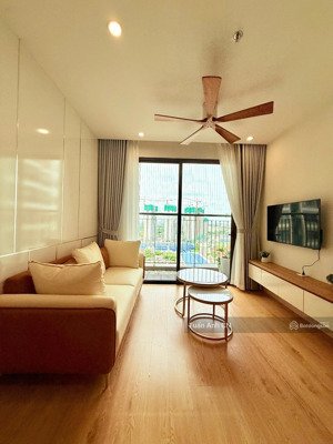 cần bán căn hộ 2pn1wc diện tích 55m2 toà s1.09. giá chỉ: 3.890 tỷ.