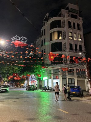 hiếm -nhà 5 tầng ngay trung tâm phố nguyễn sơn sầm uất ngõ 5m nông thoáng 43.5 m2 giá chỉ 11.5 tỷ