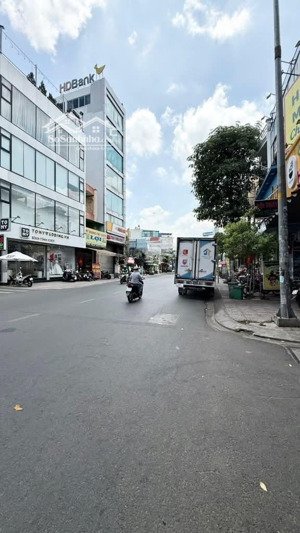 căn góc 2 mt nguyễn đình chiểu p.5 q3 dt( 5 x 12m)_t2l giá 25 tỷ thương lượng