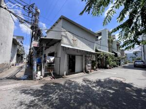 Nhà 72m2 gần ngay ngã tư ga Q12, giá 2,8ty