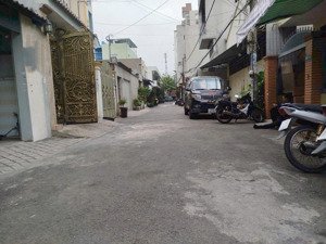 bán nhà cạnh sân bay 80 m² 2 tầng 7 tỷ nhỉnh hẻm 6 m