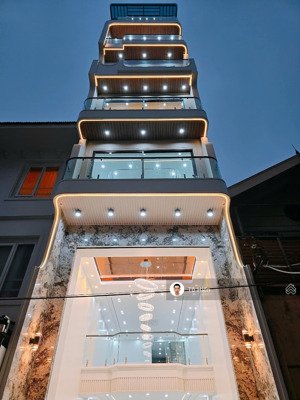 hoa hậu cầu giấy - 65m2 - 7 tầng thang máy - full nội thất - gara ô tô - phân lô vip sát phố!