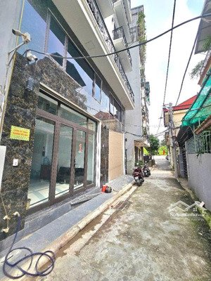 nhà 6 tầng mới tinh oto đỗ cổng 3 bước ra đường oto tránh nội thất hiện đại